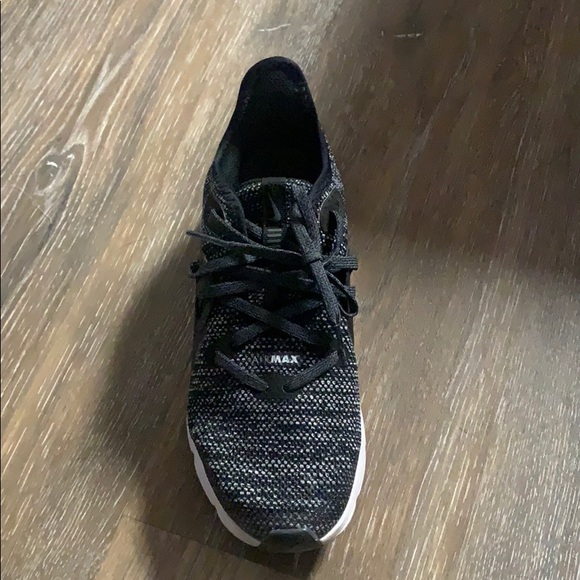 Nike Air Max - Picture 2 of 4